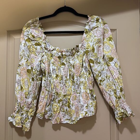 Who What Wear Women Puff Sleeve Smocked Top - Picture 3 of 4